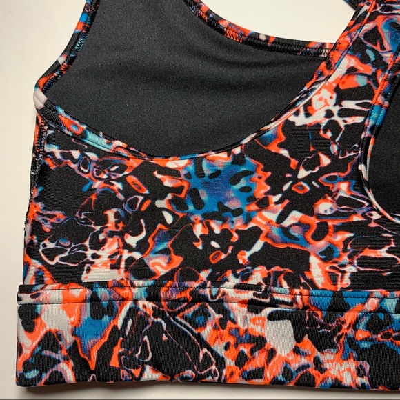 Small Under Armour patterned sports bra - Picture 10 of 15